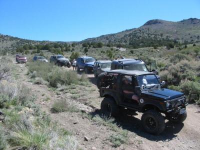 Eight rigs on the Saturday trek