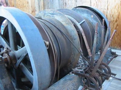 Cable drums and lift controls
