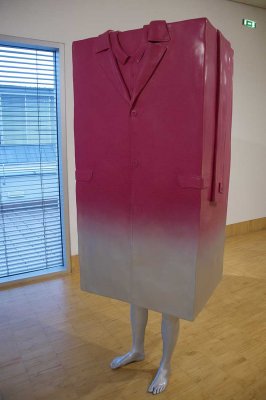 Erwin Wurm: Big Coat