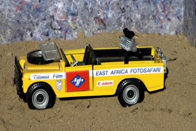 109 SERIES 2A LANDROVER SOFT TOP WITH TWIN JERRY CAN HOLDERS ( DIE CAST)