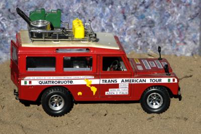 109 SERIES 2A LANDROVER STATION WITH EXPEDITION PACK AND TROPICAL ROOF (DIE CAST)