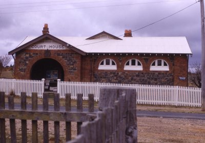 THE ORIGINAL 1980's COURT HOUSE AND POLICE STATION AT HILL END.