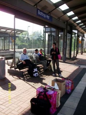 2011-09-28-Bottrop-after performance-at station (9).JPG