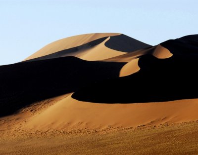 Sossusvlei Dunes, Namibia.jpg