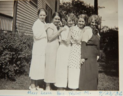 Mary, Laura, Fern, Violet, and Mabel Leaf