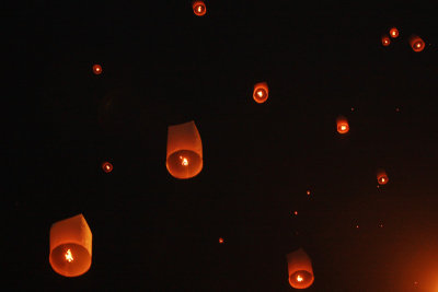 2011-11-10_2131-lanterns.jpg