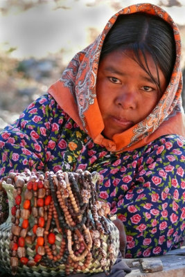 Tarahumara Selling Beads