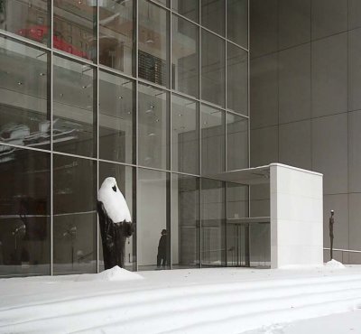 Au MOMA, Balzac (de Rodin) sous un manteau de neige
