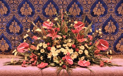 Nove Altar flowers