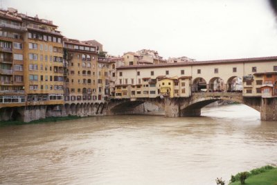 FlorenceItalyRiver.JPG