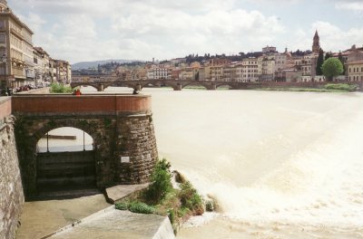 FlorenceItalyRiver2.JPG