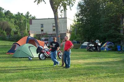 THAT'S KEVIN IN THE ORANGE SHIRT, I MET AND RODE WITH HIM LAST YEAR IN MENOMONIE, WISC. (PHOTO BY GUST)