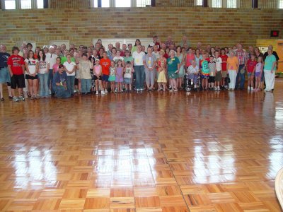 A GROUP PHOTO OF THOSE ATTENDING THE CASTER FAMILY REUNION