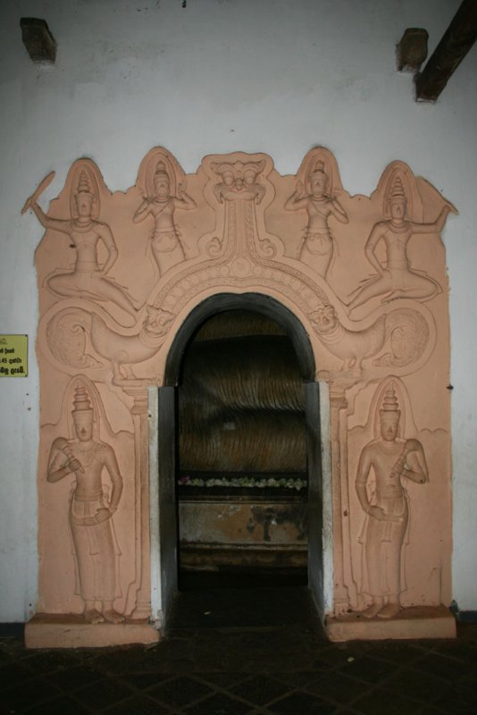 Dambulla - Cave Temples