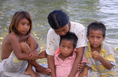  Sumbawa Fishing Village Family - Indonesia