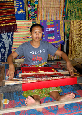Indonesia 1 5 2012 150 Women Weaving Sumbawa
