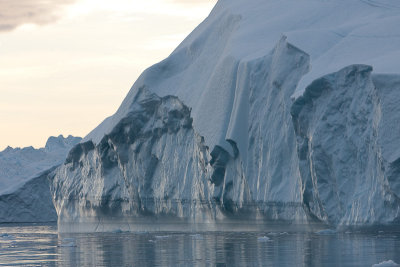 Iceberg Glistens