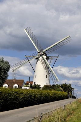 Old Windmill-Vinderhoute.JPG