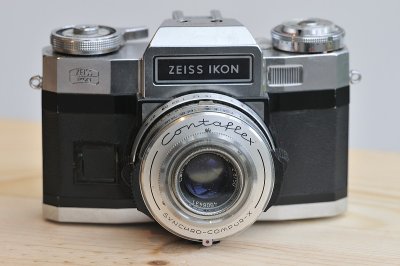 Zeiss-Ikon Contaflex Super BC a.JPG