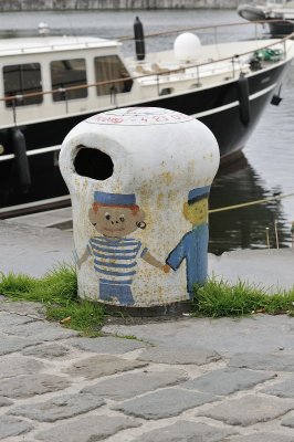 20120518-Old bollard - painted by artist.JPG