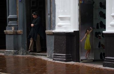 Comparison, Cuenca, Ecuador, 2011