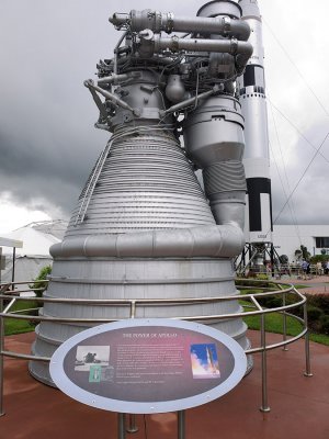 F1-ForSaturnV-Apollo_P1000150.jpg