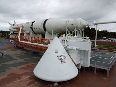 KSC-SaturnV_P1000141.jpg