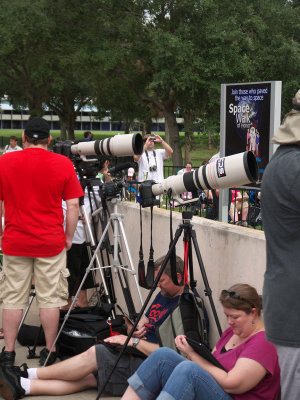 STS135-BigLenses_P1000178.jpg