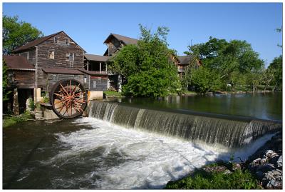   ye ole mill in pigeon forge