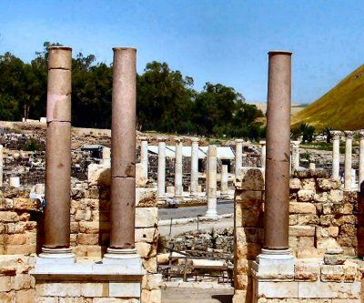3 pillars at the antiquities site in beit shan,Israel.JPG