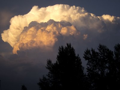 Por la tarde algunas nubes amenazaban con su belleza futuras tormentas