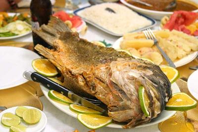 Pargo relleno de langosta y camarones