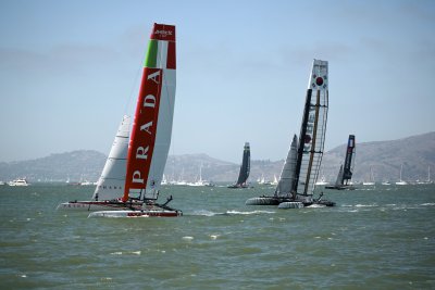 Upwind with Luna Rosa Piranha in the lead