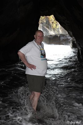 Dave in Sea Cave_12-02-06_0001.JPG