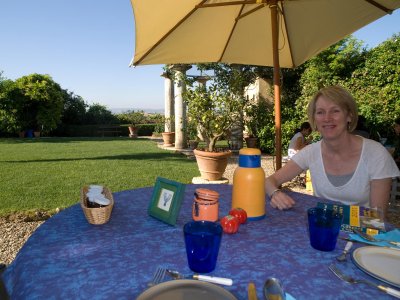 e-brkfst2203.jpg