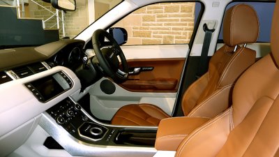 Land Rover Evoque Interior web P1010095.jpg