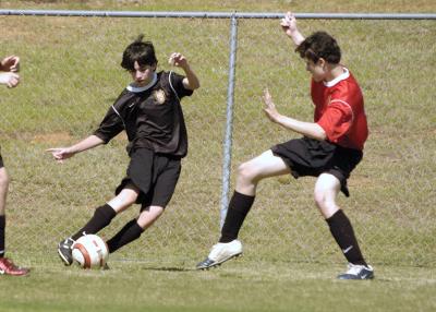 DragonsSoccer041506_014.jpg