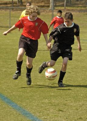 DragonsSoccer041506_025.jpg