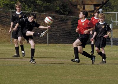 DragonsSoccer041506_085.jpg