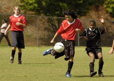 DragonsSoccer042206_009.jpg
