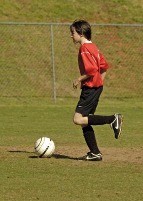 DragonsSoccer042206_033.jpg