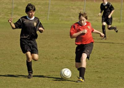 DragonsSoccer042206_041.jpg