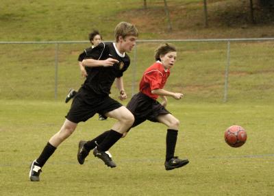 DragonsSoccer043006_022.jpg