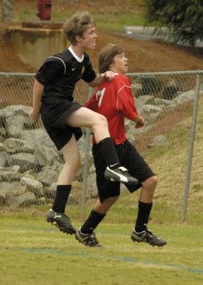 DragonsSoccer043006_032.jpg