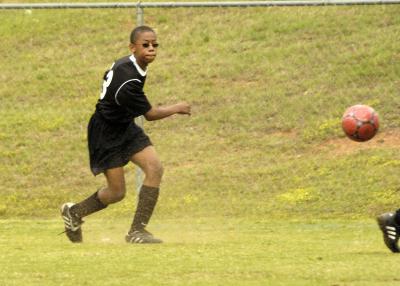 DragonsSoccer043006_033.jpg