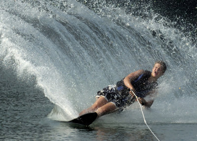 Waterskiing072606_120_5x7.jpg