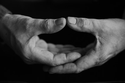 Paul-Furman_mudra-hands_9053.jpg