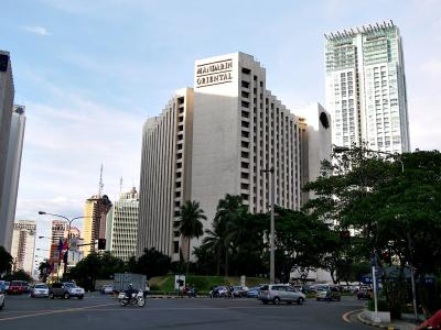Makati City: Makati Avenue corner Paseo de Roxas