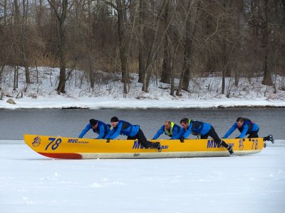  MVC ocan sur la glace de la marina