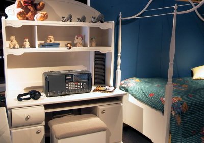Sat 800 in kids room